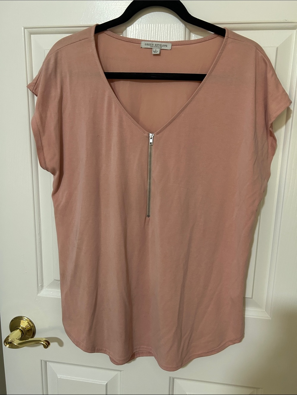 Green Envelope Dusty Rose Zip-Front V-Neck Short Sleeve Top